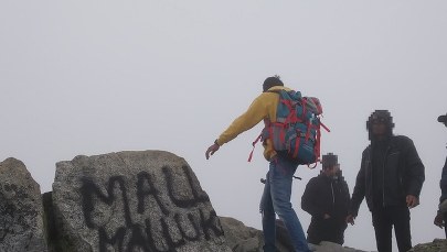 Pobazgrane skały na Świnicy. Policja na tropie wandali