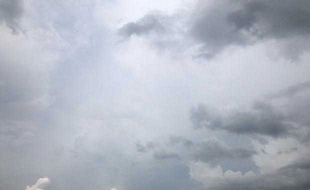 Pochmurny czwartek. Czeka nas deszcz i porywisty wiatr