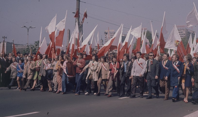 Pochód 1 maja 1969 roku w Warszawie /Z archiwum Narodowego Archiwum Cyfrowego