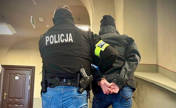 Pochwalał zbrodnię w internecie. 18-latek z Gdańska zatrzymany