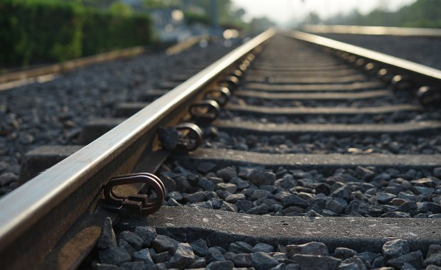 Pociąg i drezyna na jednym torze. Jest decyzja ws. kontroli