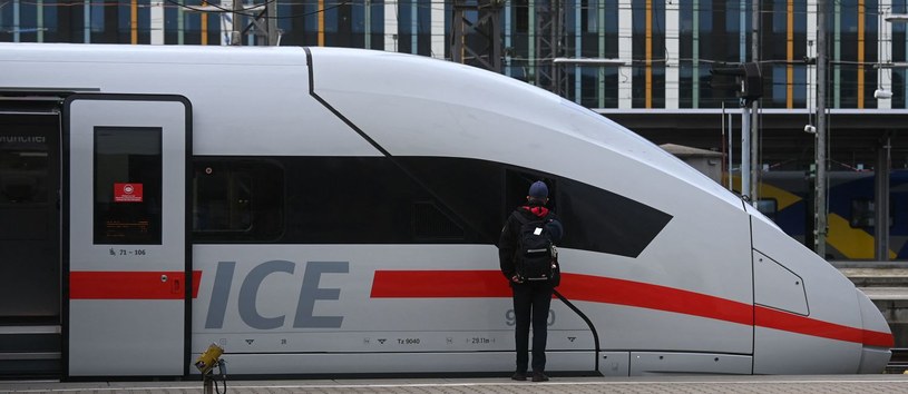 Pociąg ICE Deutsche Bahn na dworcu w Monachium /AFP