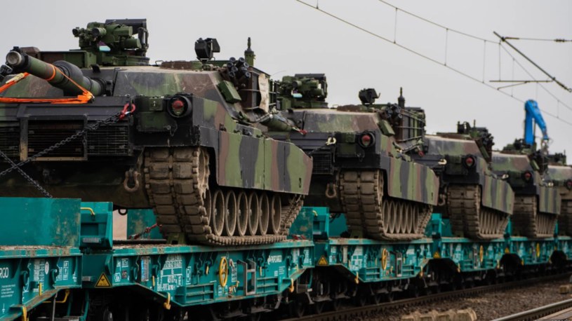 Pociąg pełen Abramsów. Czołgi jadą do polskich żołnierzy