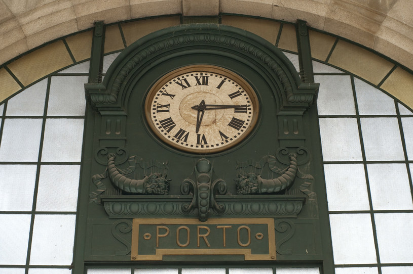 Pociąg Prezydencki wyrusza z Porto i kieruje się w stronę jednej ze słynnych portugalskich winnic. /East News