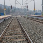 pijany Pociąg przejechał nad pijanym mężczyzną. Dostrzegli go kolejarze