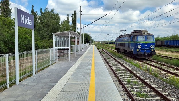 Pociąg relacji Kielce – Busko-Zdrój /PKP PKL (fot._Piotr_Hamarnik) /Materiały prasowe