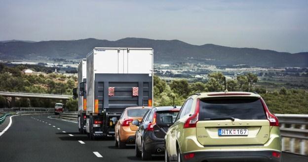 Pociąg Sartre na hiszpańskiej autostradzie /Informacja prasowa