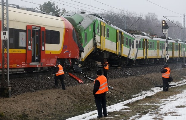Pociąg SKM uderzył w tył pociągu Kolei Mazowieckich /Paweł Supernak /PAP
