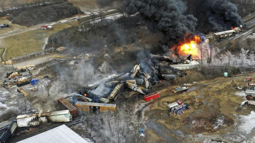 Pociąg stanął w płomieniach /Gene J. Puskar/Associated Press /East News