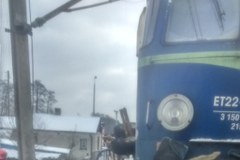 Pociąg towarowy uderzył w ciągnik