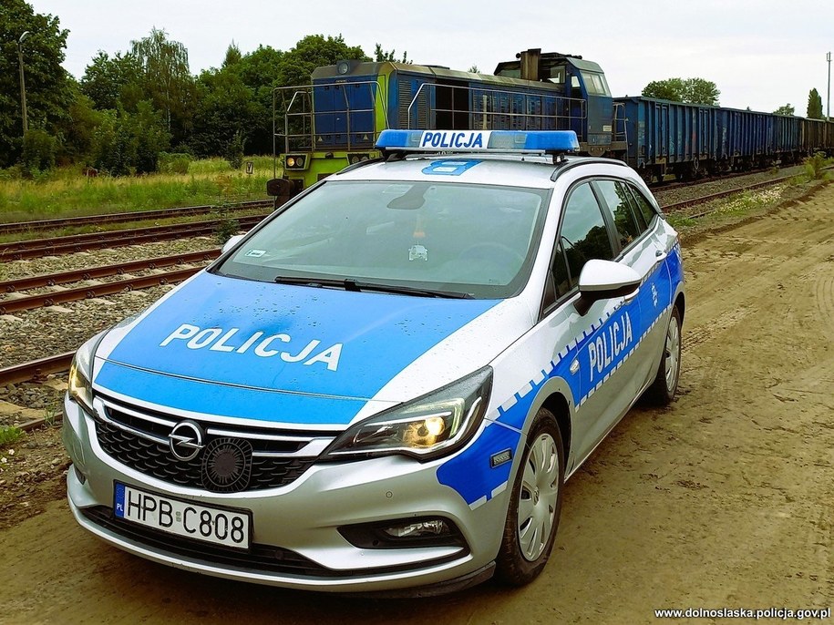 Pociąg towarowy /KPP w Ząbkowice Śląskie /Policja