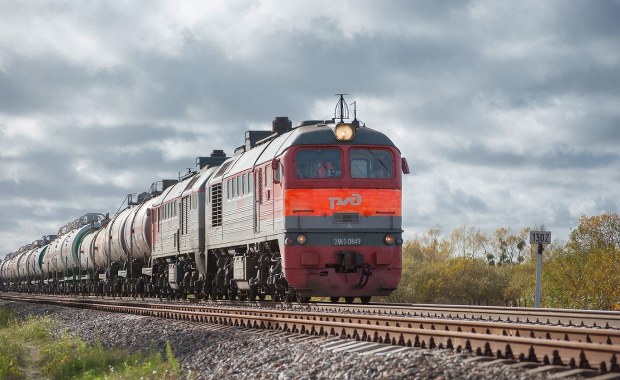 Pociąg uderzył w autobus z turystami. Tragiczne doniesienia z Rosji