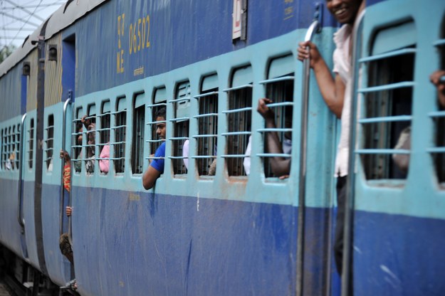 Pociąg w Indiach /Frank May    /PAP/EPA