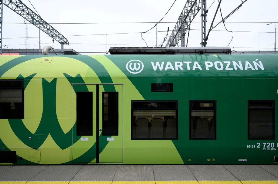 Pociąg "Warciarz" / 	PAP/Jakub Kaczmarczyk /PAP