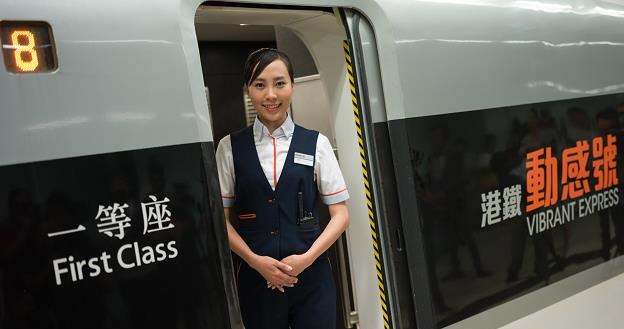 Pociąg wielkich prędkości na stacji West Kowloon w Hongkongu /EPA