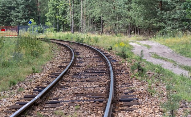 Pociąg z Białegostoku zatrzymany. Wykolejenie zespołu trakcyjnego