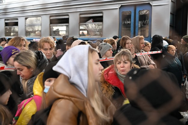 Pociąg z uchodźcami, który przyjechał do Przemyśla /	Darek Delmanowicz   /PAP