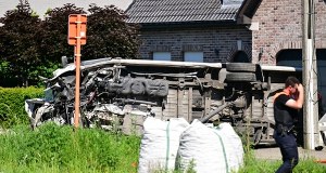 Pociąg zderzył się z minibusem szkolnym. Tragedia w Belgii