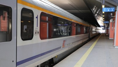 Pociągi na tym samym torze. Niebezpieczna sytuacja na dworcu w Krakowie