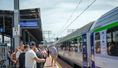 Pociągi PKP Intercity jeżdżą wolniej. Blisko połowa notuje opóźnienia