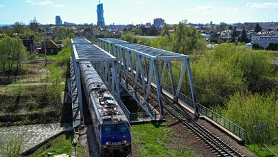 Pociągi rzadziej trąbią. Co z bezpieczeństwem na przejazdach?