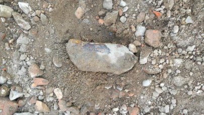 Pocisk moździerzowy na terenie Elektrociepłowni Żerań