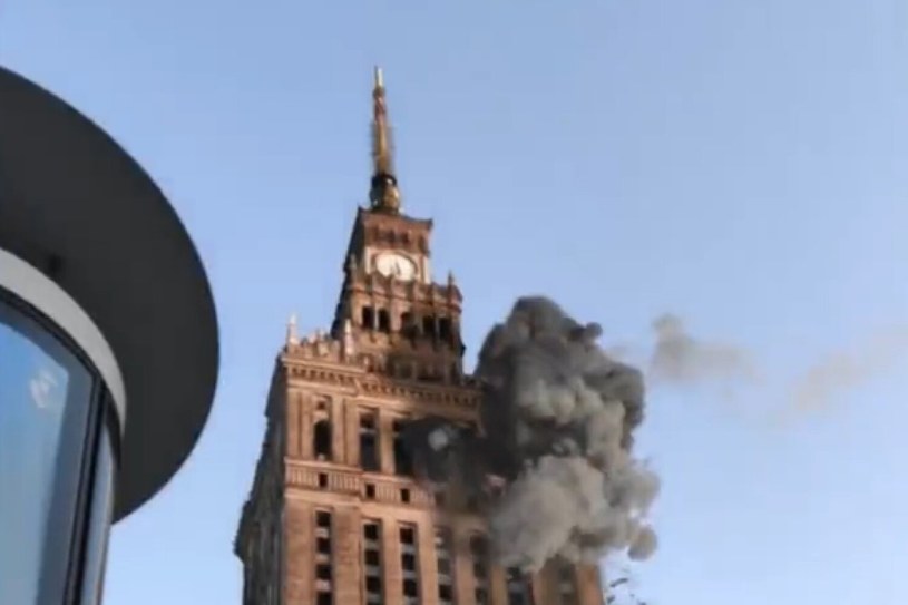 Pocisk uderza w Pałac Kultury, wokół słychać krzyki przerażonych ludzi - symulacja ataku Rosji na Warszawę ma być ostrzeżeniem dla demokratycznego świata /domena publiczna