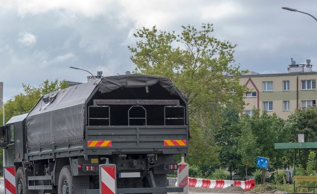 Pociski artyleryjskie na terenie elektrowni. Wezwano saperów