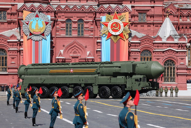 Pociski balistyczny dalekiego zasięgu klasy ICBM RS-24 Jars podczas Parady Zwycięstwa w Moskwie /GAVRIIL GRIGOROV / SPUTNIK / KREMLIN POOL