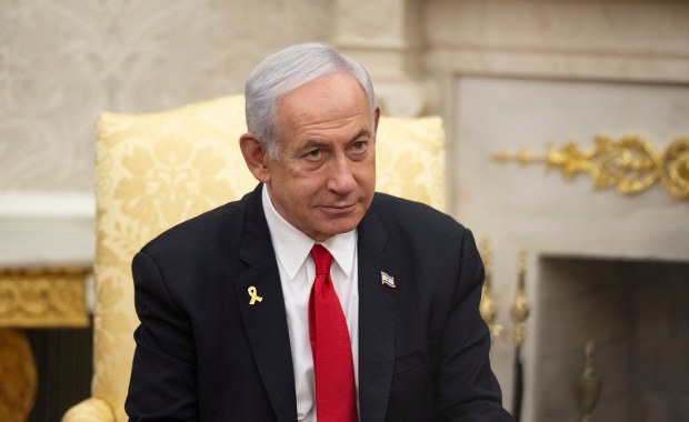 Pociski uderzyły w linie kolejowe i mosty. "Rozbijamy reżim terrorystyczny w Iranie"