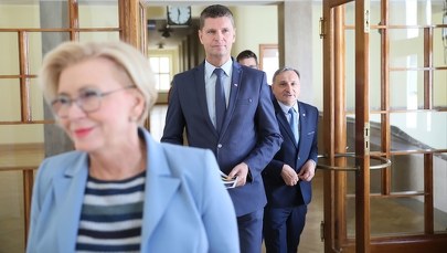 Początek roku szkolnego. 100 szkół w trybie mieszanym, ponad 50 w trybie zdalnym