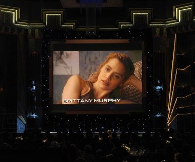 Początkowo podejrzewano, że aktorkę zabiły leki przeciwbólowe, te same, które brał Michael Jackson. Brittany była bowiem uzależniona od takich środków po serii operacji plastycznych, jakie przeszła (między innymi powiększyła sobie usta). Jednym z leków, jakie zażywała był Vicodin.

"Obawialiśmy się, że prędzej czy później tak się to skończy" - mówił w rozmowie z "The Sun" jeden ze znajomych zmarłej aktorki.

"Brittany prowadziła życie na krawędzi. Z pewnością miała problem z narkotykami i wszyscy błagaliśmy ją, aby zgłosiła się do specjalisty" - dodał informator gazety.