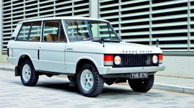 Początkowo Range Rover występował tylko w wersji 3-drzwiowej. Wariant 5-drzwiowy wprowadzono w 1981 roku. /Land Rover