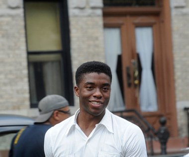 Początkowo zainteresowany reżyserią, Boseman ukończył British American Drama Academy na Oxfordzie. Od 2002 do 2007 roku był instruktorem aktorstwa w Nowym Jorku. W 2008 postanowił samemu spróbować swych sił w zawodzie.

Dotychczas występujący jedynie w pojedynczych odcinkach seriali telewizyjnych, debiutował w kinie w biograficznym "Ekspres - bohater futbolu". Następnie próbował swych sił w telewizji, dołączając do obsad kilku nieudanych seriali.