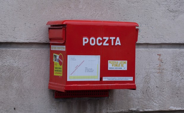 Poczta Polska próbuje przejąć urny wyborcze od samorządów. "To namawianie nas do złamania prawa"