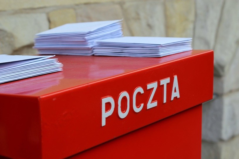 Pocztę Polską czeka "terapia szokowa", mająca doprowadzić do poprawy sytuacji finansowej spółki - pisze "Rzeczpospolita" /123RF/PICSEL
