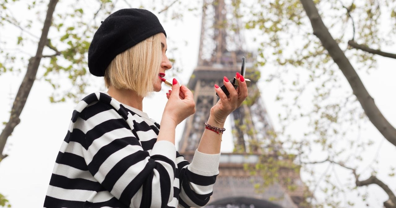 Poczuj się jak Emily w Paryżu! /adobestock /INTERIA.PL