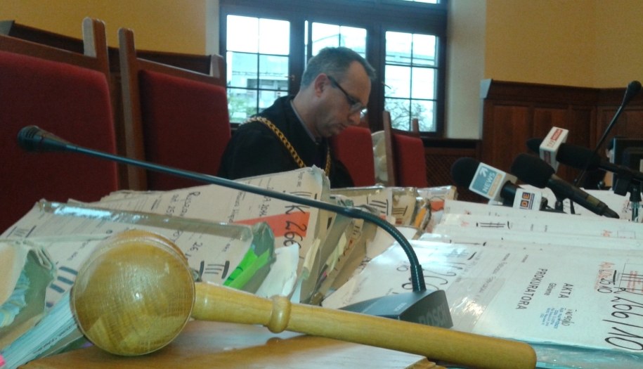 Pod dwóch latach od przygotowania aktu oskarżenia i dziewięciu miesiącach od pierwszego podejścia - rozpoczął się proces Ryszarda F., pseudonim Fryzjer /Barbara Zielińska - Mordarska /RMF FM