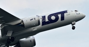 Pod górkę z reklamacją, problemy ze zwrotem kosztów. LOT pod lupą UOKiK-u