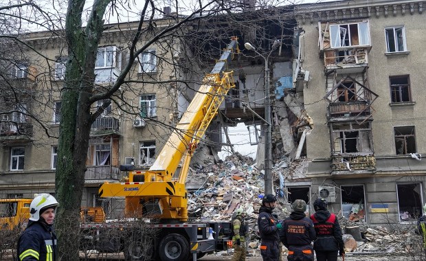 "Pod gruzami wciąż mogą być ludzie". Zmasowany atak na Odessę