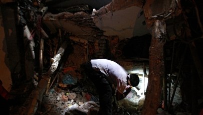 Pod gruzami zawalonej fabryki w Bangladeszu wybuchł pożar 