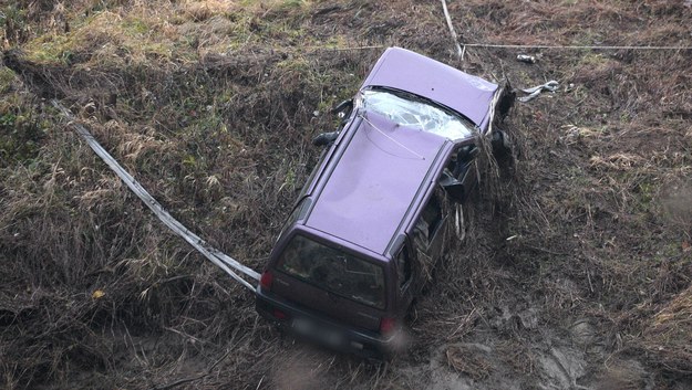 Pod koniec 2017 roku z Wisłoka w Tryńczy wyłowiono auto z pięcioma ciałami /Darek Delmanowicz /PAP