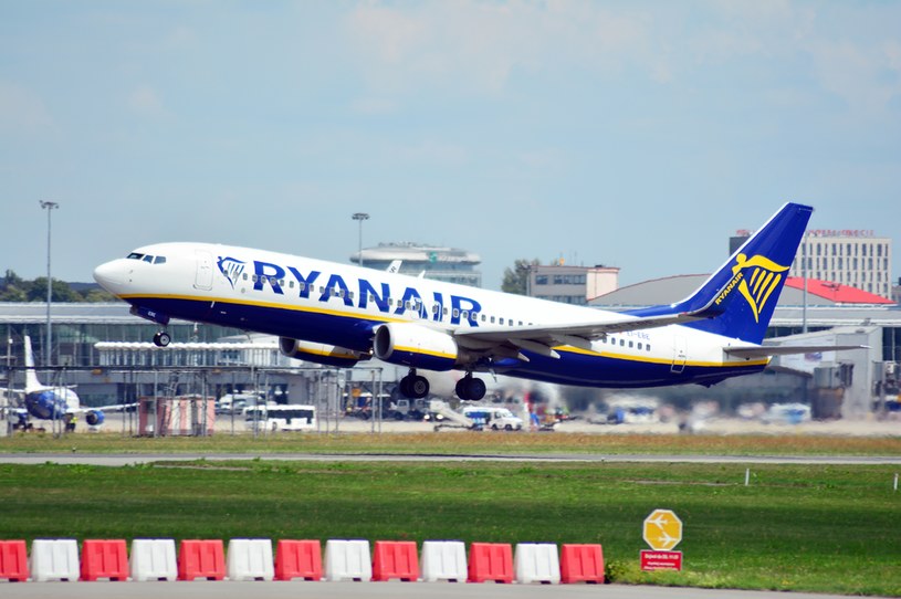 Pod Krakowem rozpoczęła się budowa centrum szkoleniowego linii lotniczych Ryanair. Irlandzki przewoźnik będzie w nim szkolił m.in. pilotów samolotów Boeing /123RF/PICSEL