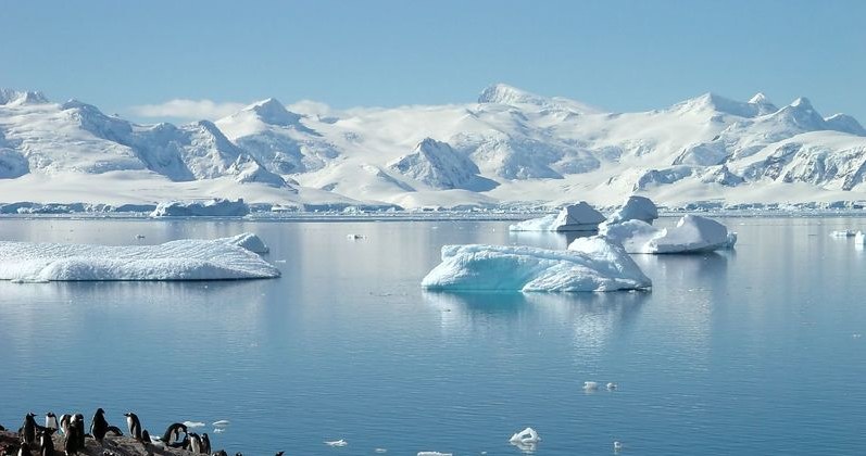 Pod lodami Antarktydy są ukryte gigantyczne kaniony /123RF/PICSEL