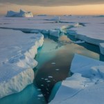 Pod lodem Antarktydy znajduje się "dziura grawitacyjna". Naukowcy poznali przyczynę