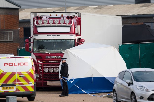 Pod Londynem znaleziono ciała 39 migrantów, którzy zamarzli w ciężarówce chłodni /VICKIE FLORES /PAP/EPA