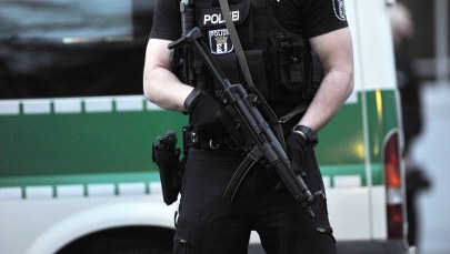 Pod Paryżem zatrzymano 16-latkę. Nastolatka jest podejrzewana o planowanie aktów terroru