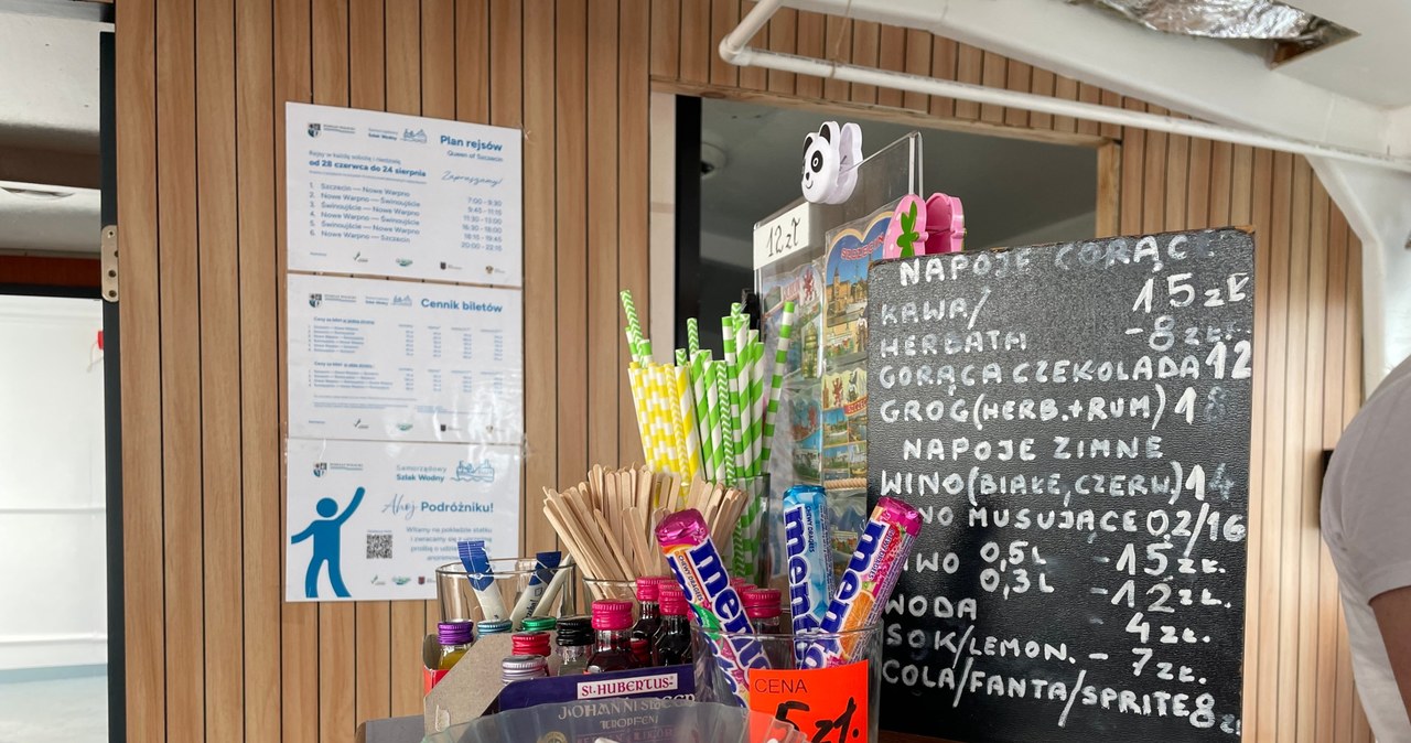Pod pokładem znajduje się zamknięta, osłonięta strefa z bufetem /INTERIA.PL