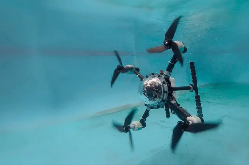 Pod wodą TJ-FlyingFish zamienia się w małą, autonomiczną łódź podwodną /domena publiczna