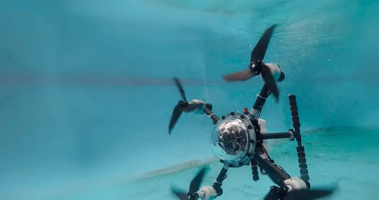 Pod wodą TJ-FlyingFish zamienia się w małą, autonomiczną łódź podwodną /domena publiczna